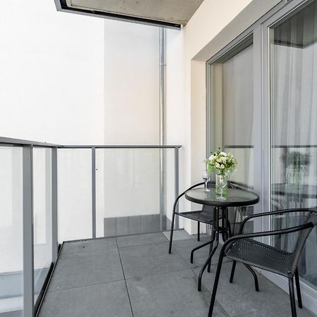 Niedzialkowskiego 25 Apartments Stary Browar City Center By Renters Prestige Poznan Bagian luar foto