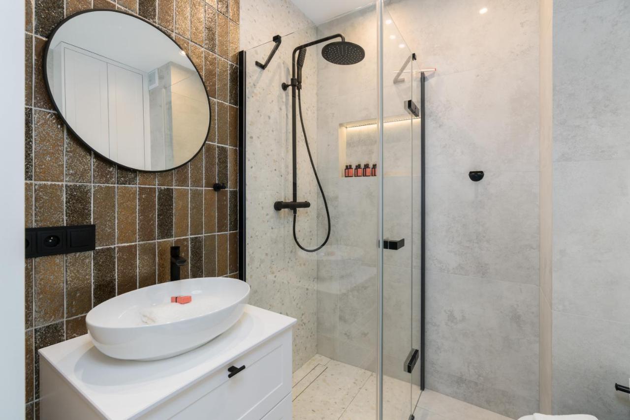 Niedzialkowskiego 25 Apartments Stary Browar City Center By Renters Prestige Poznan Bagian luar foto