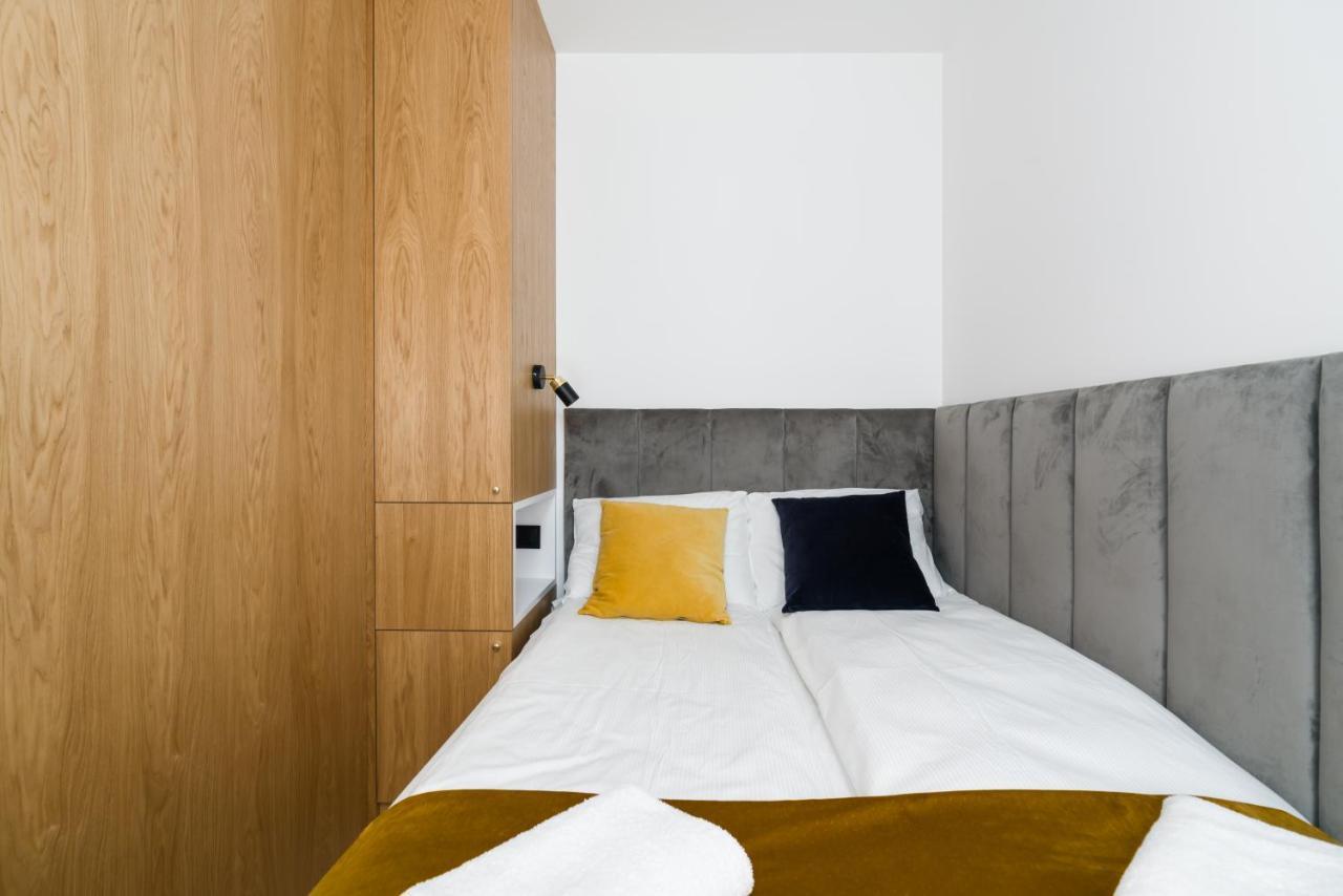 Niedzialkowskiego 25 Apartments Stary Browar City Center By Renters Prestige Poznan Bagian luar foto